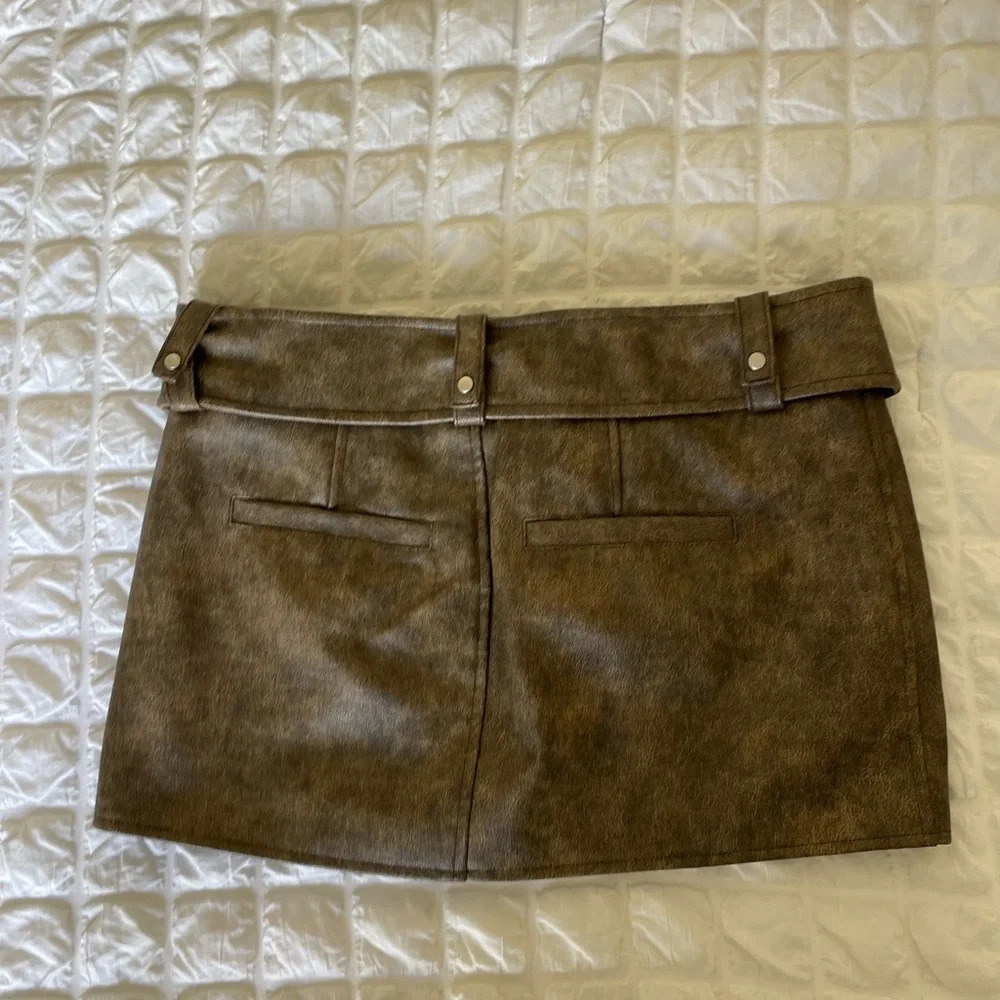 BlankNYC brown faux lea motto micro mini skirt - Picture 12 of 12
